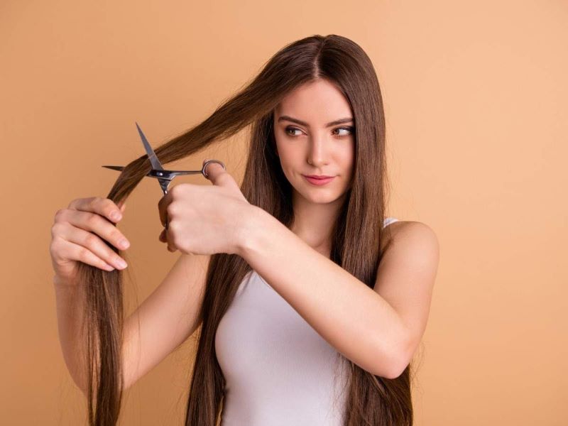 Nằm mơ thấy người khác cắt tóc cho mình