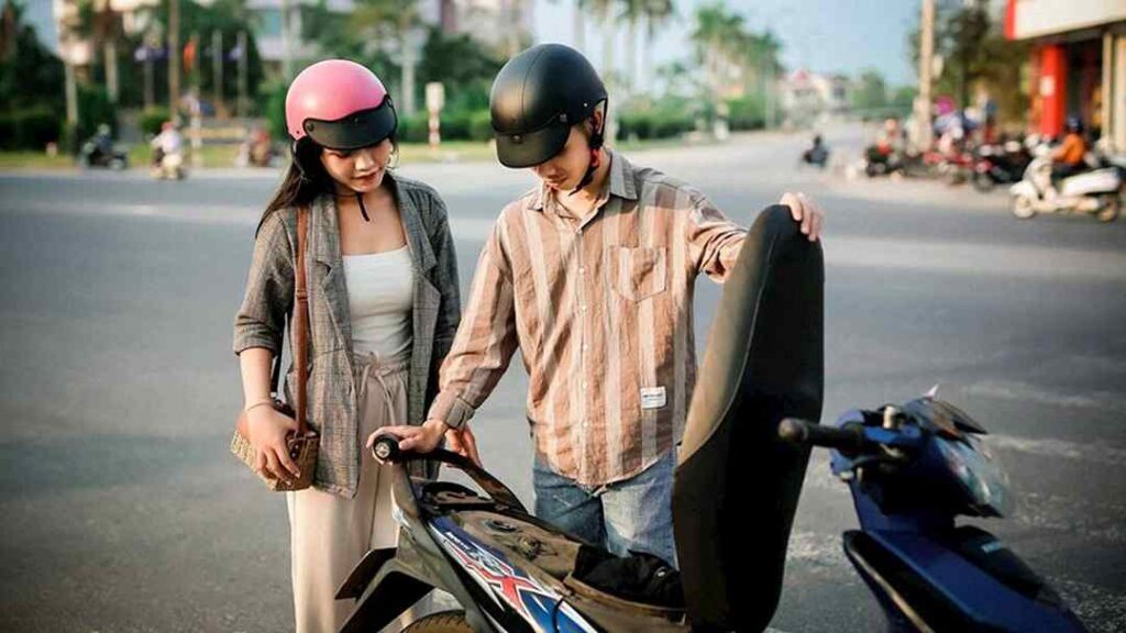Nằm mơ đang đi xe máy thì hết xăng